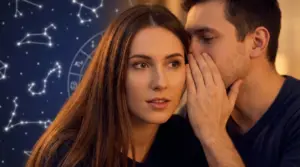 Un uomo sussurra all’orecchio di una donna con sfondo di costellazioni e ruota zodiacale, tema segni bugiardi